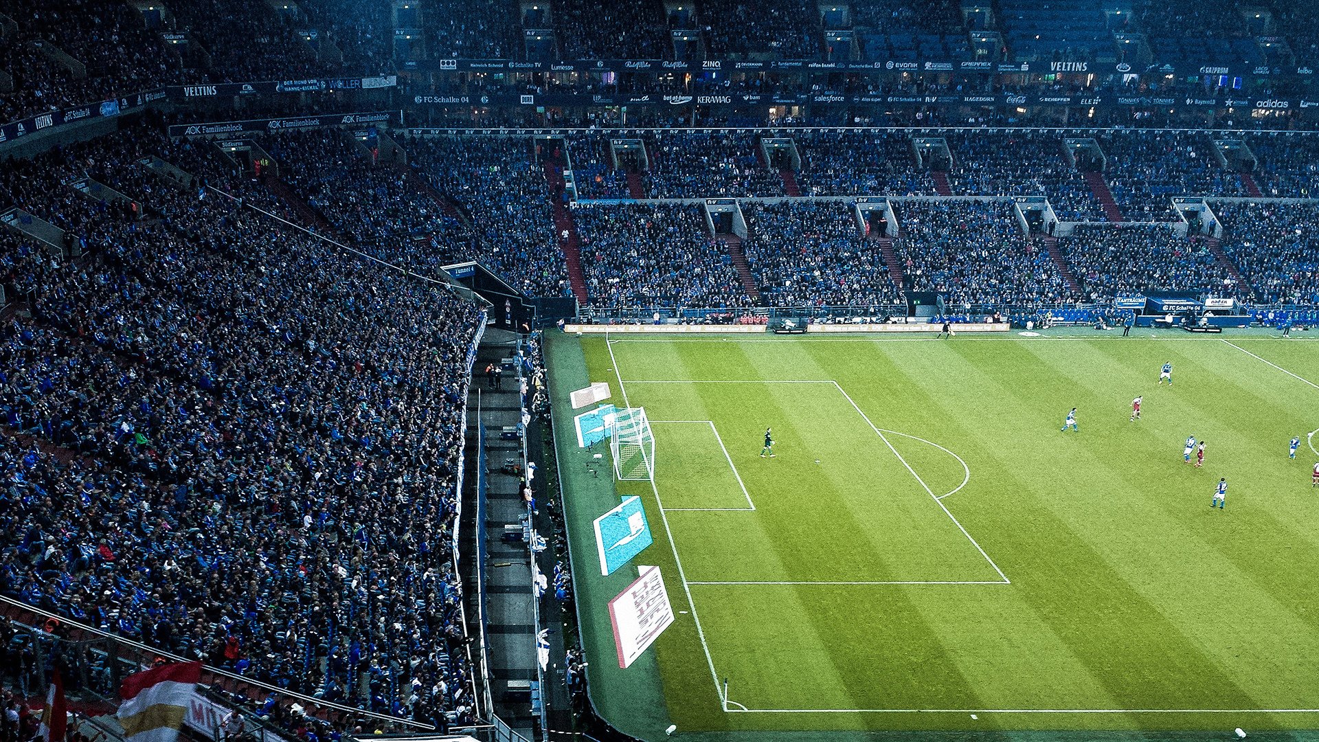 埃弗顿中路防守密度成功限制对方核心,埃弗顿战术