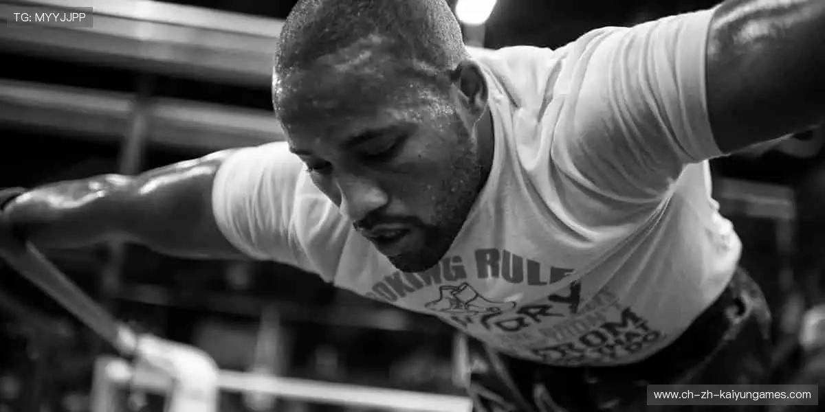 🌟 球星同款周边，把热爱穿在身上，戴在腕间！👕